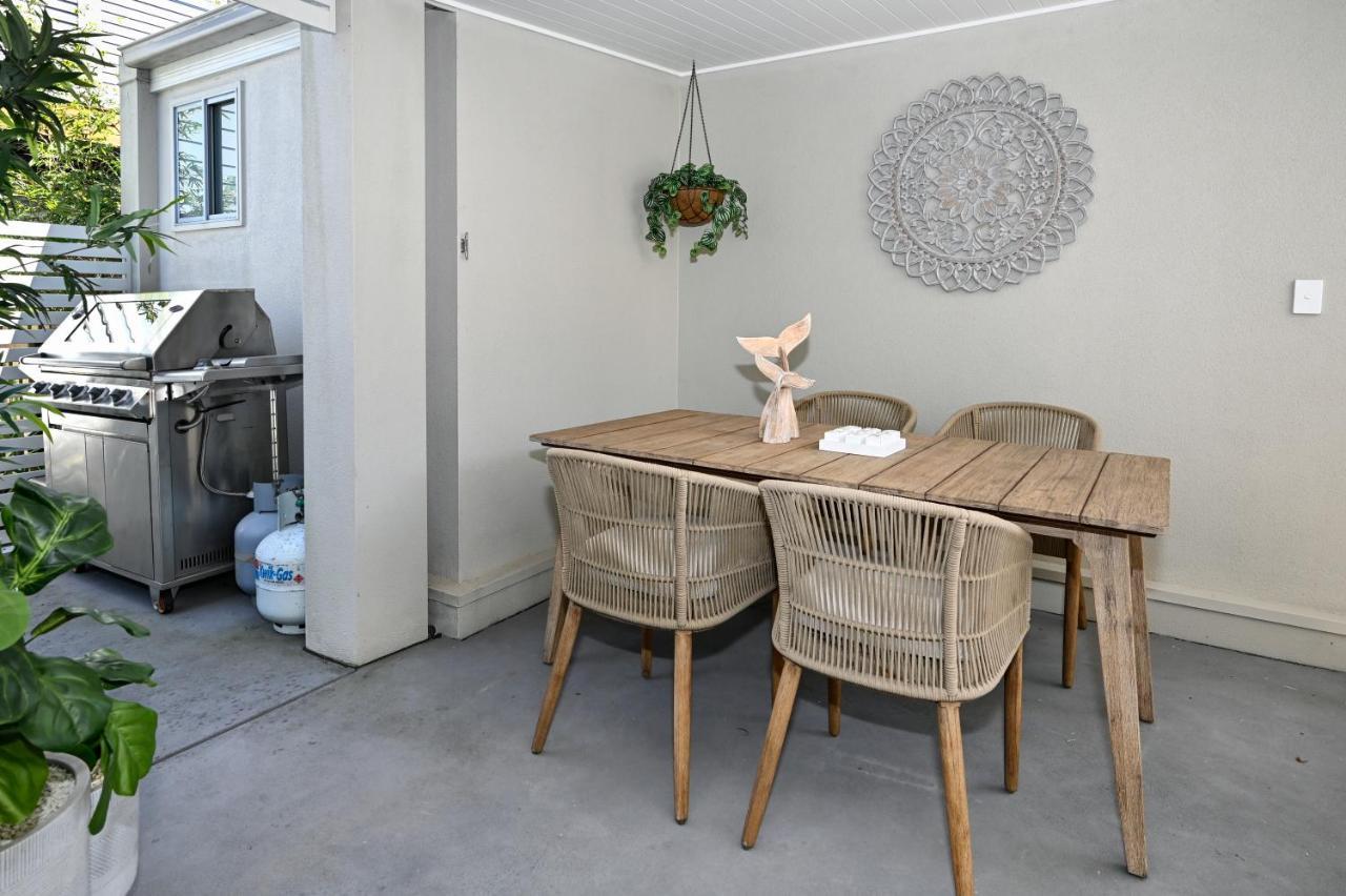 Stylish 2 B/r - 4 Guests, Garage Zc5 * Alexandra Headland