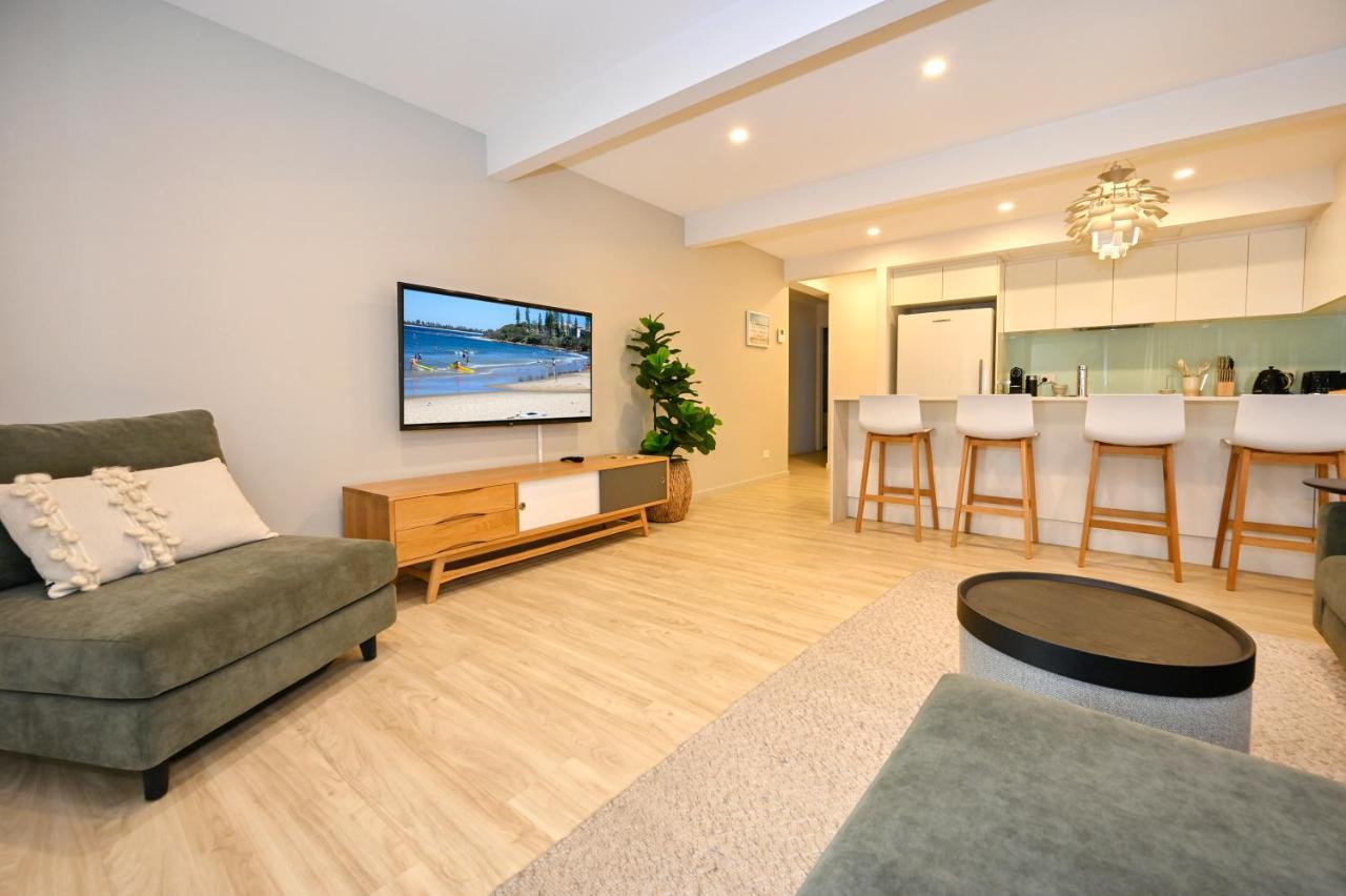Stylish 2 B/r - 4 Guests, Garage Zc5 Alexandra Headland