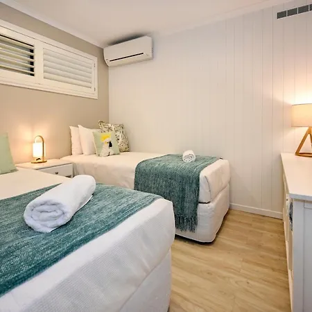 Stylish 2 B/R Apartment - 4 Guests, Garage Zc5 Alexandra Headland Exterior photo