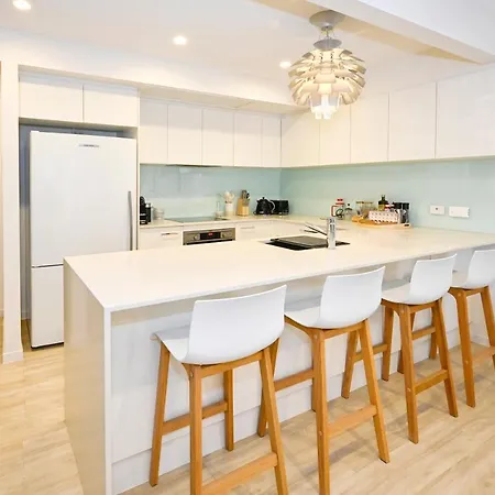 Stylish 2 B/R Apartment - 4 Guests, Garage Zc5 Alexandra Headland Exterior photo